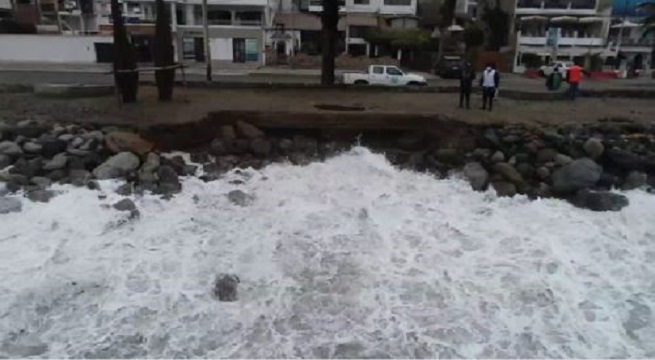 Peligro en Huanchaco: colapsa muelle clausurado por falta de mantenimiento