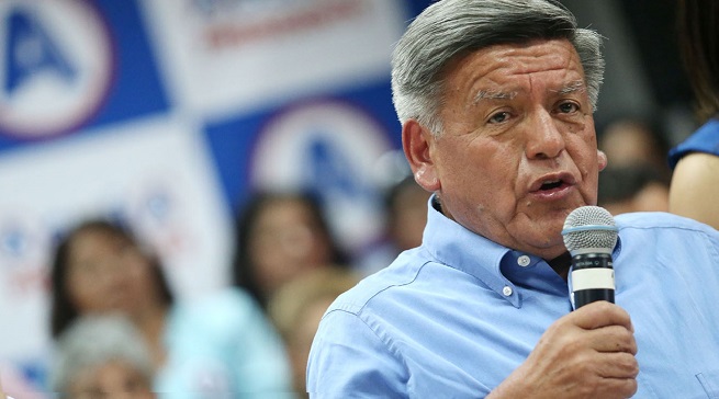 César Acuña afronta tres pedidos de exclusión de la carrera electoral tras filtración de audios