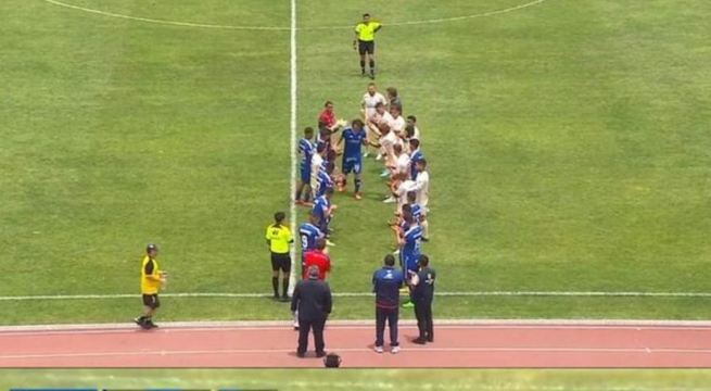 Jose Carlos Fernández fue homenajeado en la derrota de Carlos A. Manucci ante UTC