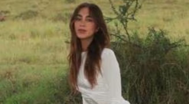 Influencer peruana posa con león sedado en África y causa indignación: 