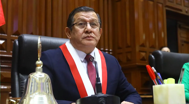 Eduardo Salhuana explica por qué no aceptó la invitación de Dina Boluarte para viajar al Vaticano