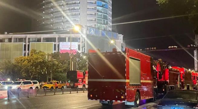 Incendio en centro comercial deja al menos 16 muertos en China