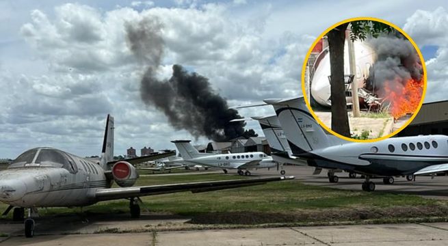Avión privado se despista en aeropuerto y choca contra casas: hay dos muertos [VIDEO]
