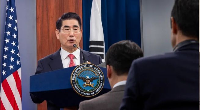 Exministro de defensa surcoreano intentó quitarse la vida tras ser detenido
