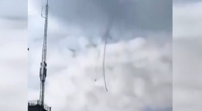 Dos aviones de la Fuerza Aérea de Francia colisionan en pleno vuelo