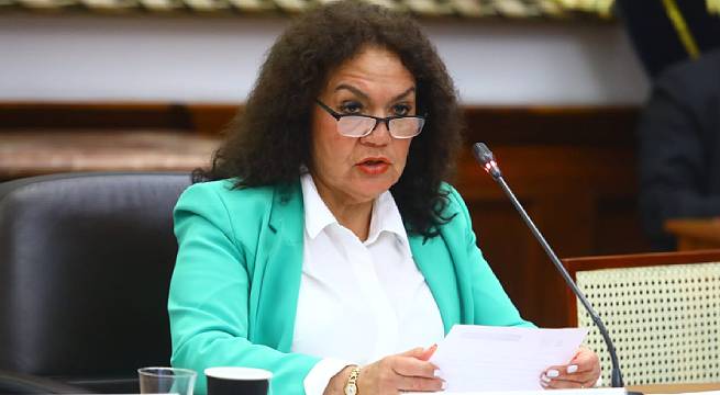 Congresistas piden a María Acuña que responda por millonaria deuda con la Sunat