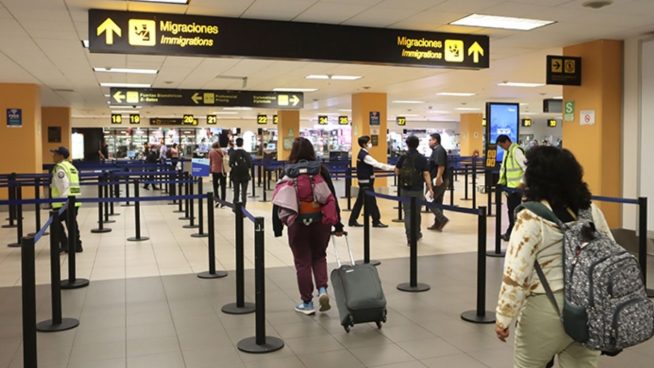 ¿Qué hacer si cancelan o postergan tu vuelo? Esto dice Indecopi