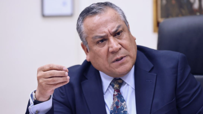 Gustavo Adrianzén responde tras polémicas declaraciones sobre crimen en Pataz