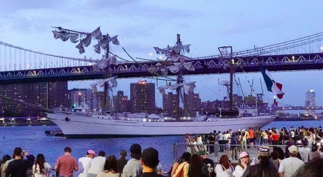 Dos muertos y decenas de heridos deja choque de buque contra el puente de Brooklyn