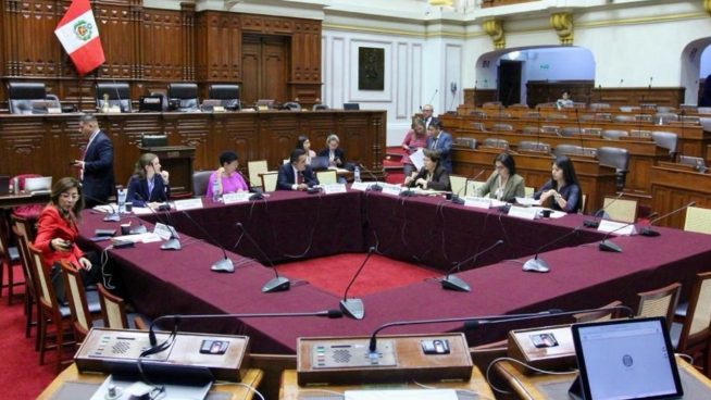 Comisión de Constitución debate hoy iniciativa para restablecer inmunidad parlamentaria
