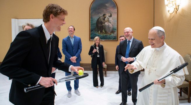 El papa León XIV recibió al número 1 del tenis Jannik Sinner