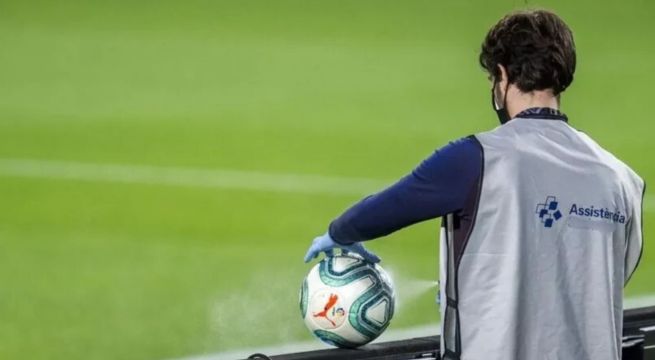 Insólito en el fútbol: arquero denuncia a recogepelotas de robarle pertenencias