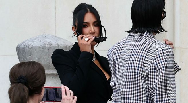 Kim Kardashian se quiebra en juicio en París al revivir el traumático robo que sufrió